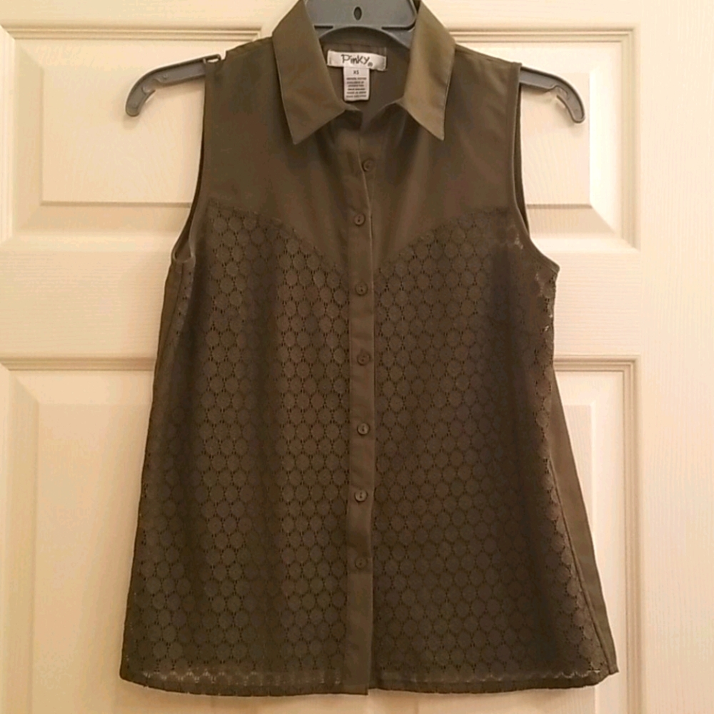 Green Sleeveless Button-down Top
